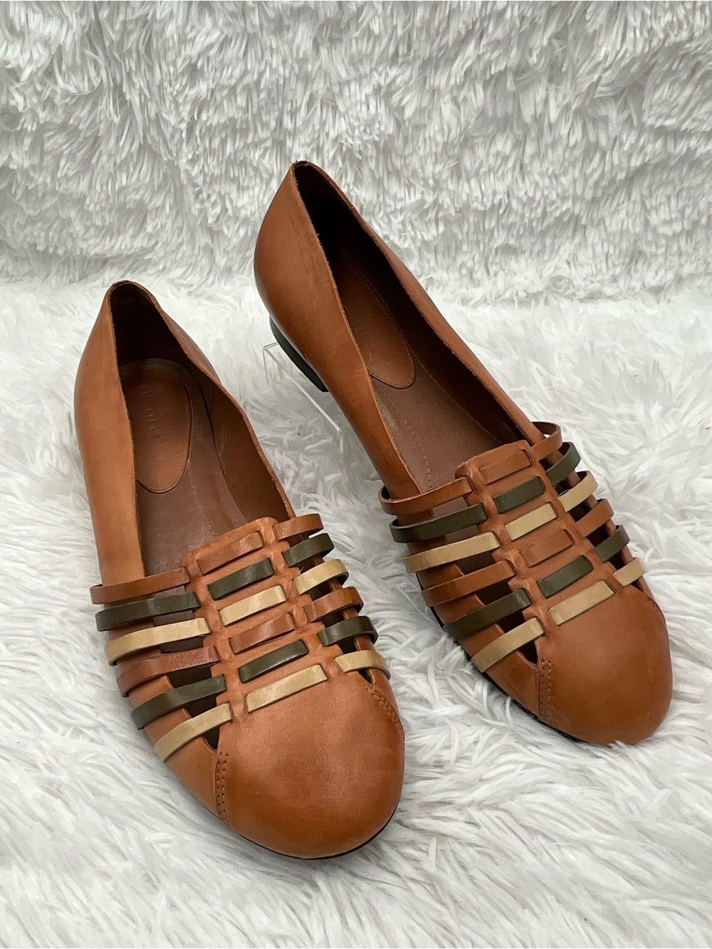 Trotters Flats Size 10 Tan/Cognac Brown Leather Green Tan Accent Staps